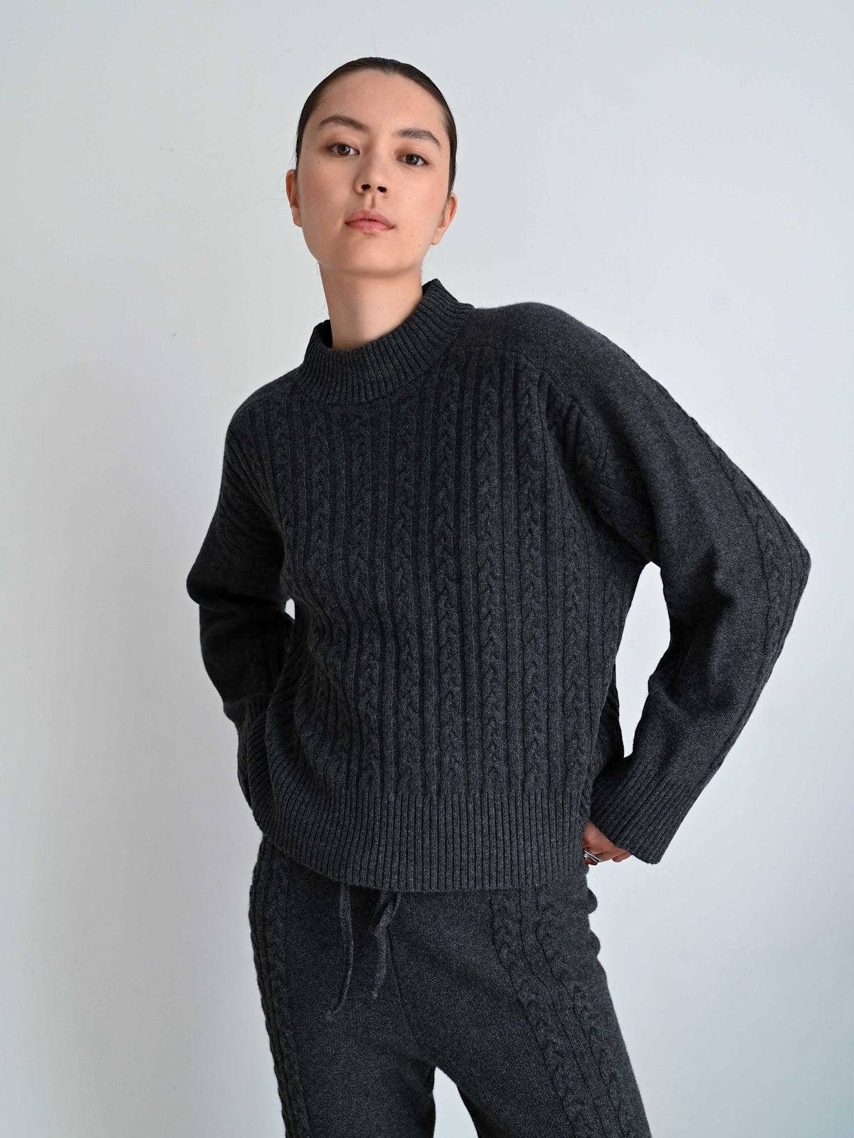 Ivalo Cashmere O-neck Sweater Grey