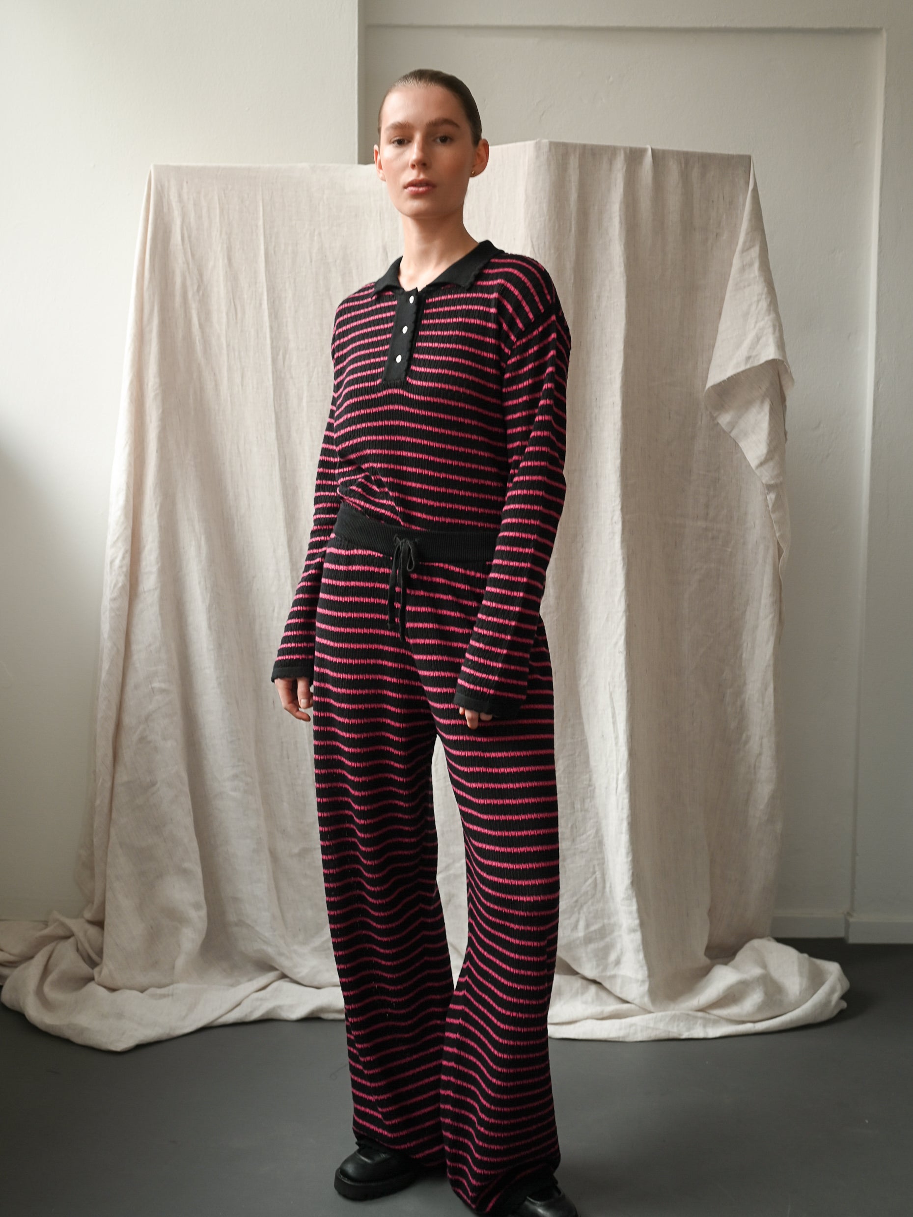 Nuria Knit Trousers - Black & Holly Berry