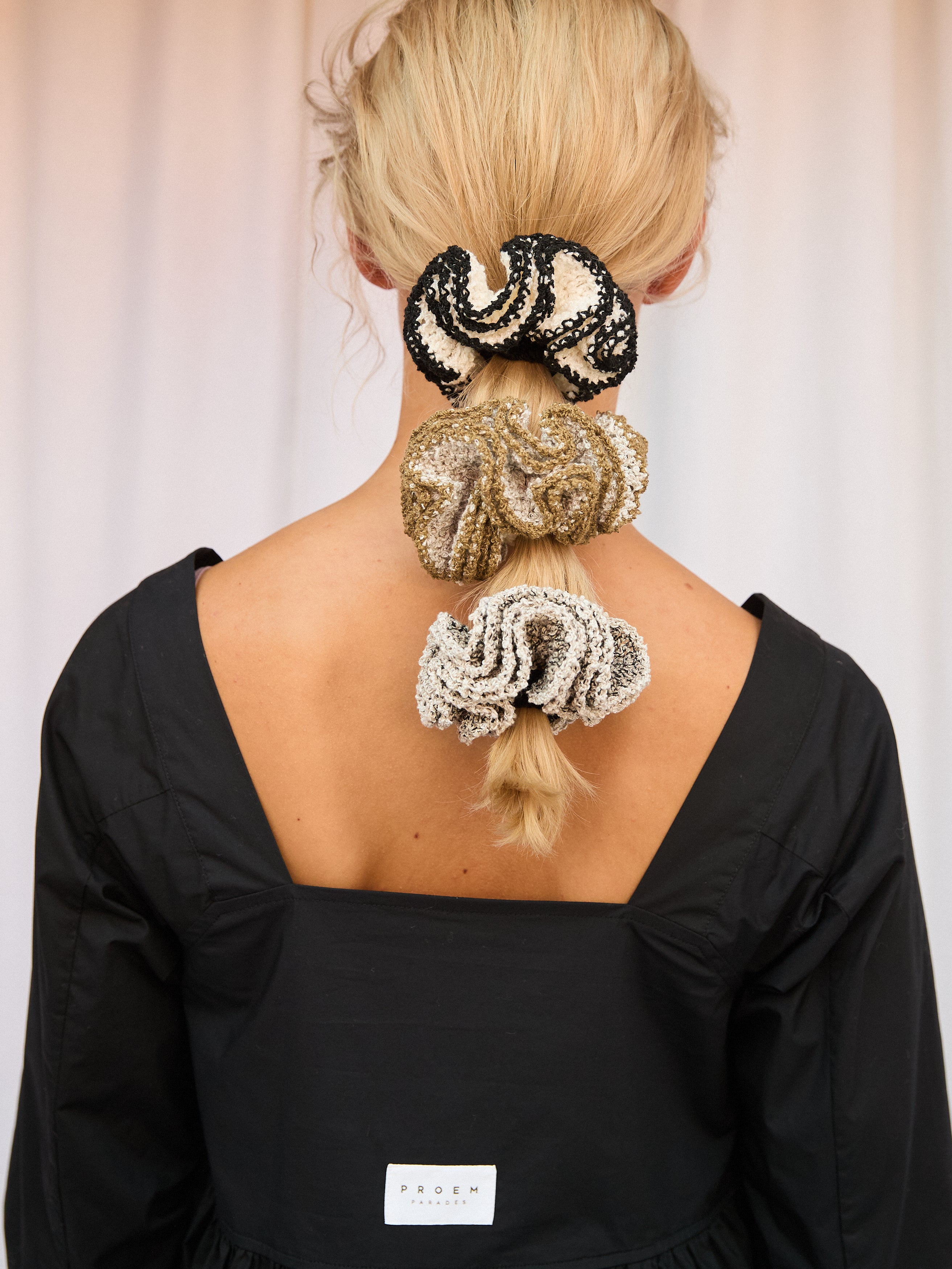 Peony Large Scrunchie 05 / Black & Pearl White