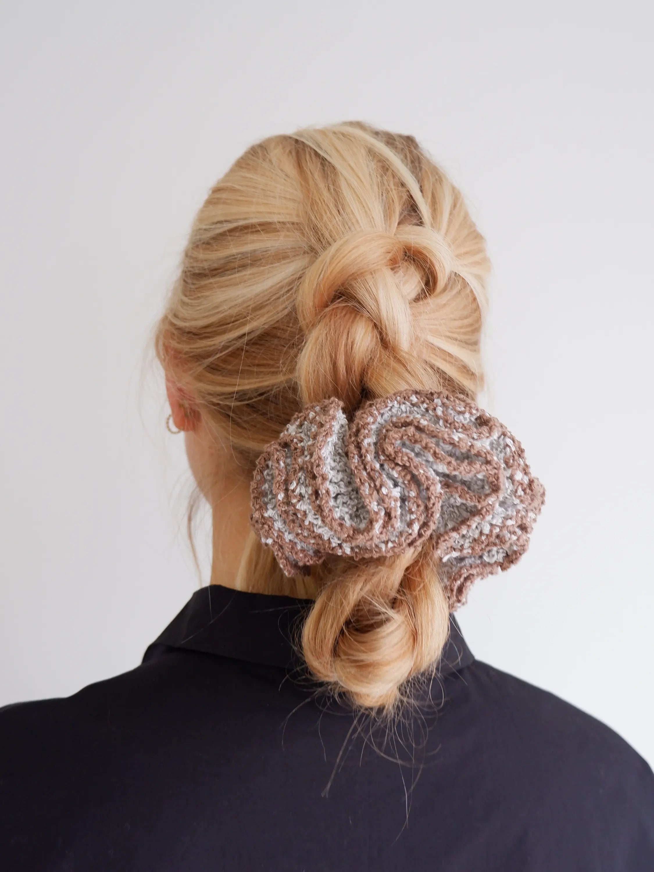 Peony Large Scrunchie 08 / Whitegrey melange & Camel