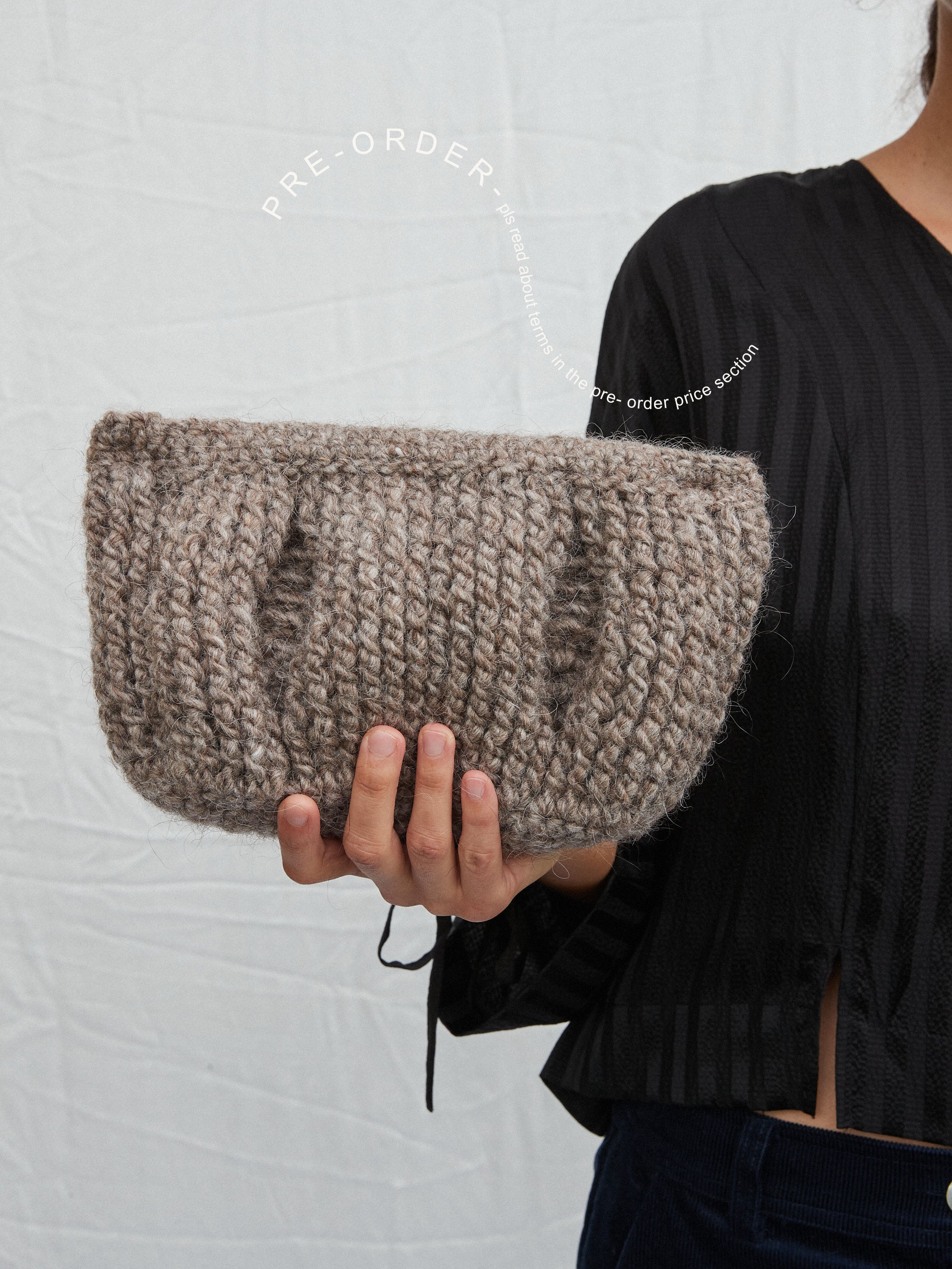 Shell Crochet Clutch Dark Sand・PRE-ORDER ITEM・1499 DKK