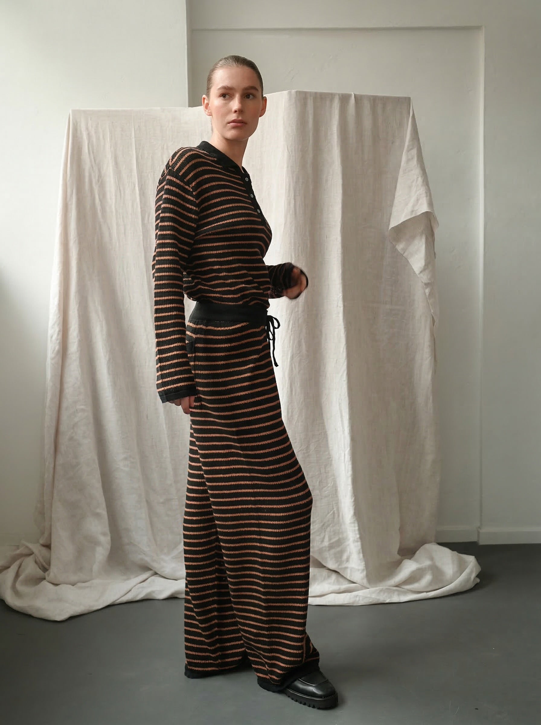 Nuria LS Polo - Black & Cognac