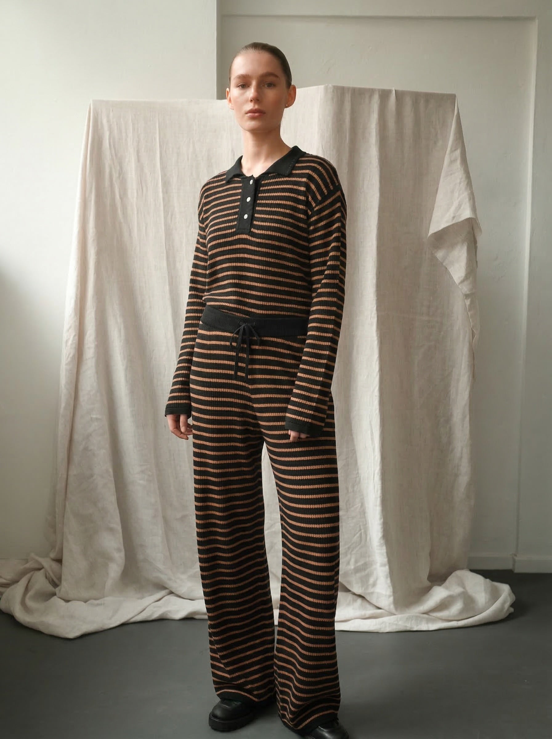 Nuria LS Polo - Black & Cognac